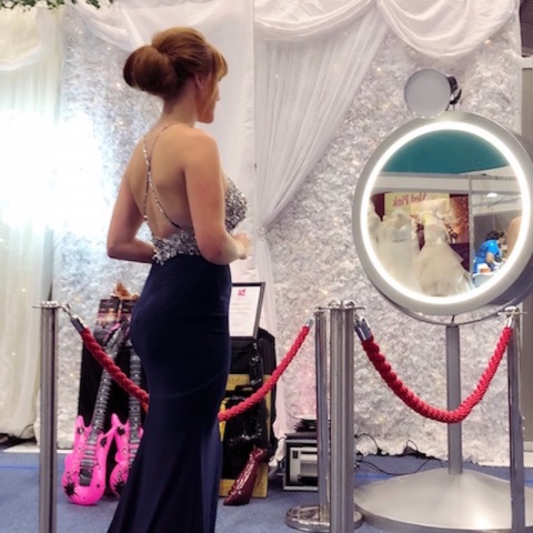 Beauty Mirror Photo Booth Hire Beauty Mirror Photo Booth Hire