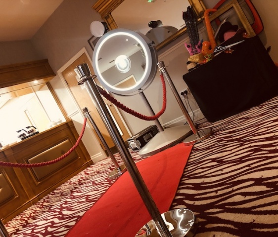 Beauty Mirror Photo Booth Hire Beauty Mirror Photo Booth Hire