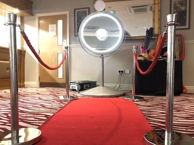 Beauty Mirror Photo Booth Hire Beauty Mirror Photo Booth Hire